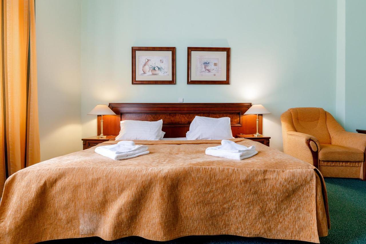 Hotel Ester Karlovy Vary Extérieur photo
