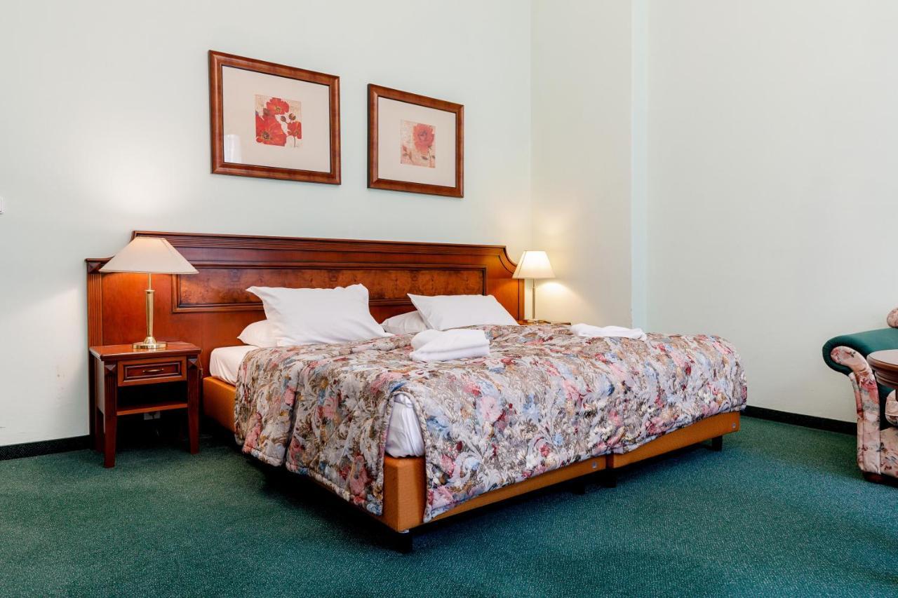 Hotel Ester Karlovy Vary Extérieur photo